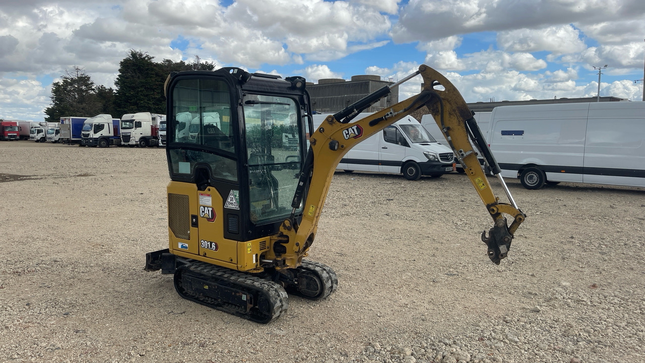 CATERPILLAR 301.6 - Miniekskavator: foto 2 CATERPILLAR 301.6 - Miniekskavator: foto 2