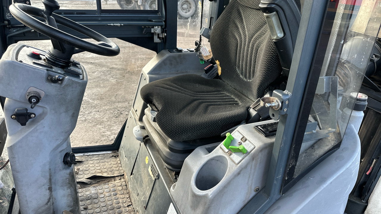 CITYMASTER 6001 - Makinë fshirëse për rrugët: foto 5 CITYMASTER 6001 - Makinë fshirëse për rrugët: foto 5