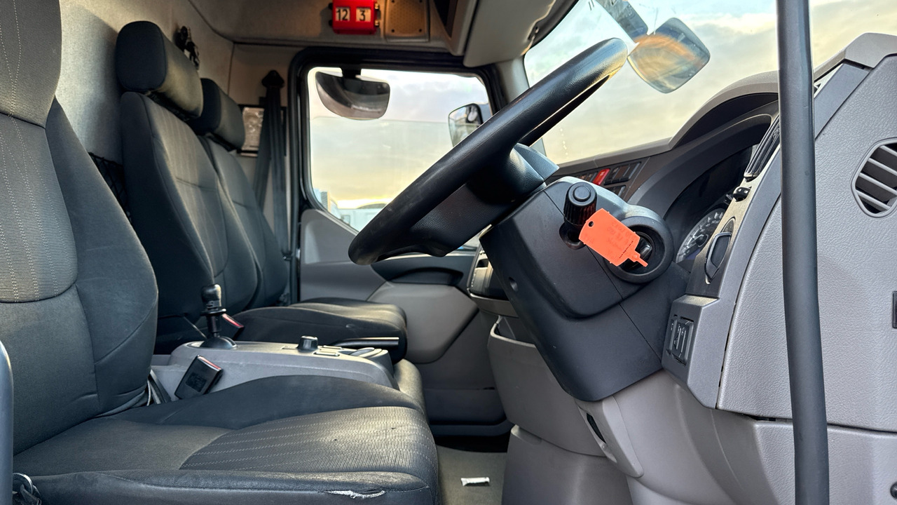 DAF LF 180 - Kamion me tendë: foto 5 DAF LF 180 - Kamion me tendë: foto 5