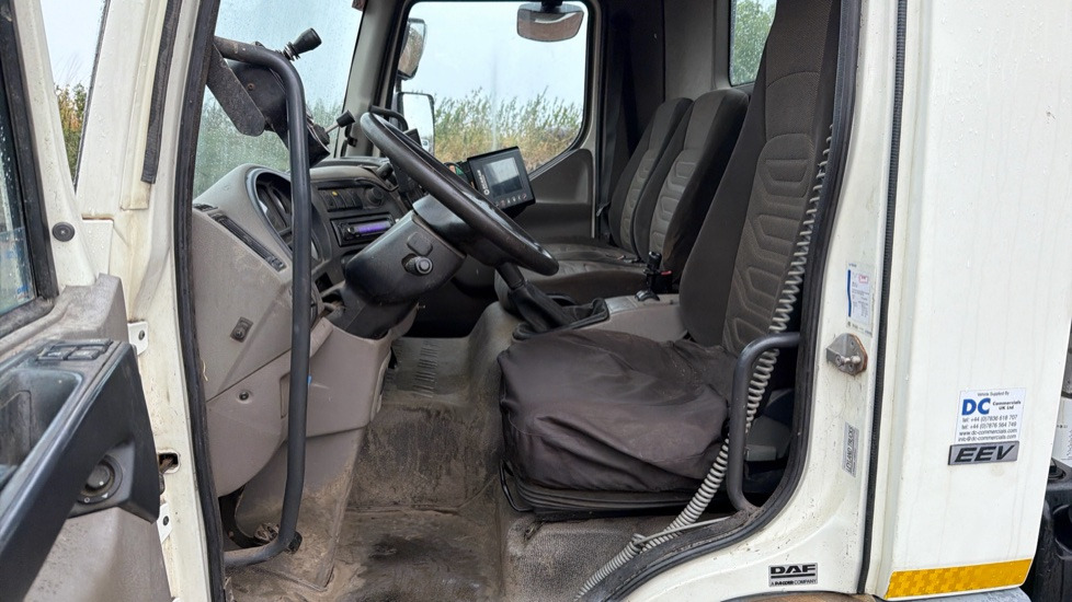 DAF LF 45.160 - Makinë fshirëse për rrugët: foto 5 DAF LF 45.160 - Makinë fshirëse për rrugët: foto 5