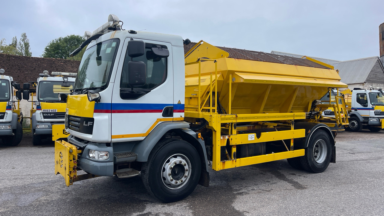 DAF LF 55.220 - Makinë për heqjen e borës: foto 2 DAF LF 55.220 - Makinë për heqjen e borës: foto 2