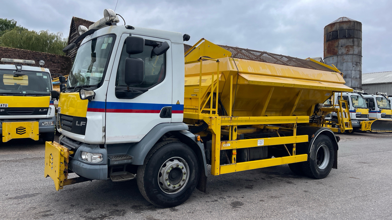 DAF LF 55.220 - Makinë për heqjen e borës: foto 2 DAF LF 55.220 - Makinë për heqjen e borës: foto 2