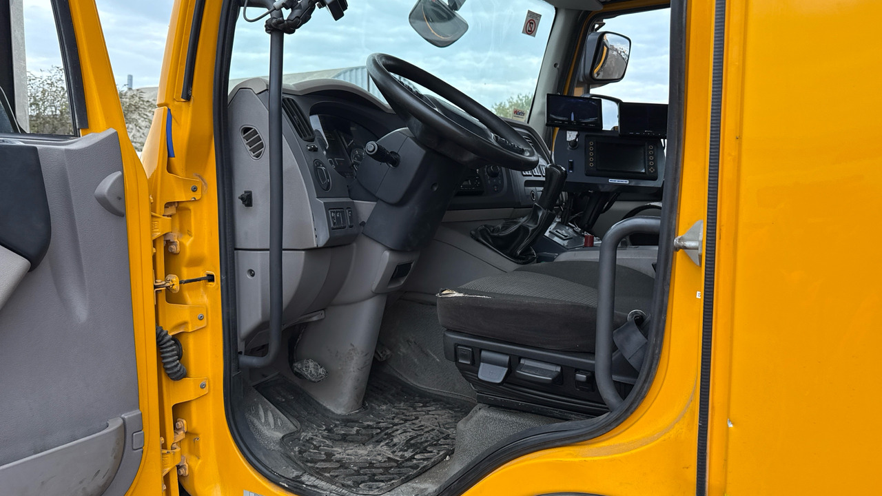 DAF LF - Makinë fshirëse për rrugët: foto 5 DAF LF - Makinë fshirëse për rrugët: foto 5