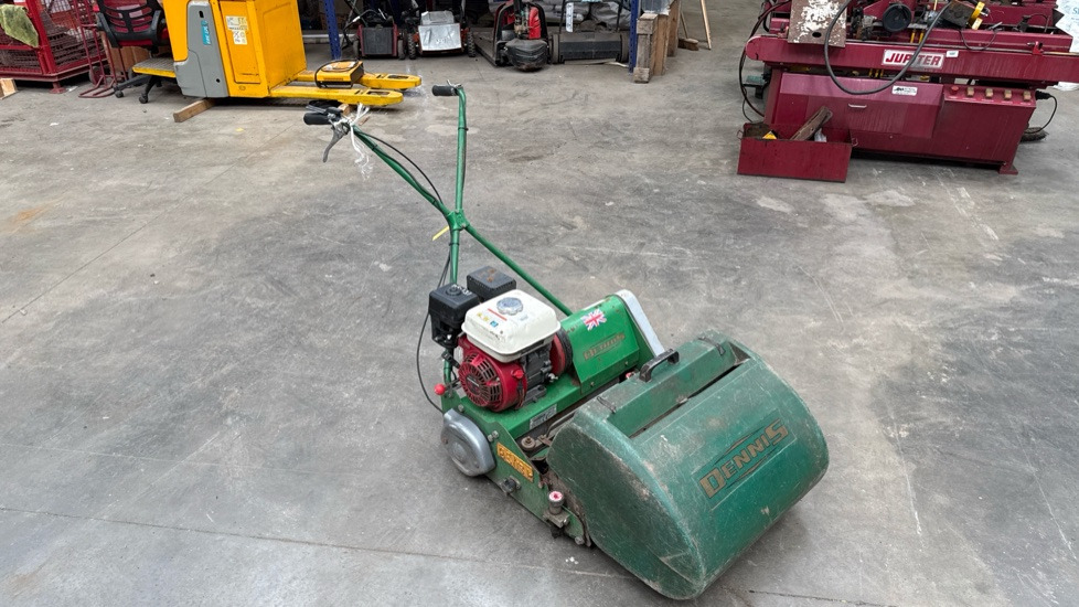 DENNIS FT510 PEDESTRIAN CYLINDER MOWER WITH 5K UNIT AND GRASS BOX - Korrëse bari i kopshtit: foto 1 DENNIS FT510 PEDESTRIAN CYLINDER MOWER WITH 5K UNIT AND GRASS BOX - Korrëse bari i kopshtit: foto 1