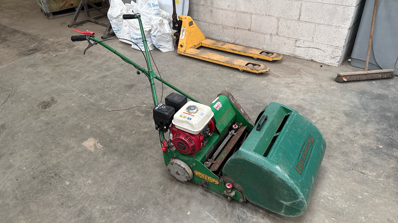 DENNIS FT510 PEDESTRIAN CYLINDER MOWER WITH 9K UNIT AND GRASS BOX - Korrëse bari i kopshtit: foto 1 DENNIS FT510 PEDESTRIAN CYLINDER MOWER WITH 9K UNIT AND GRASS BOX - Korrëse bari i kopshtit: foto 1