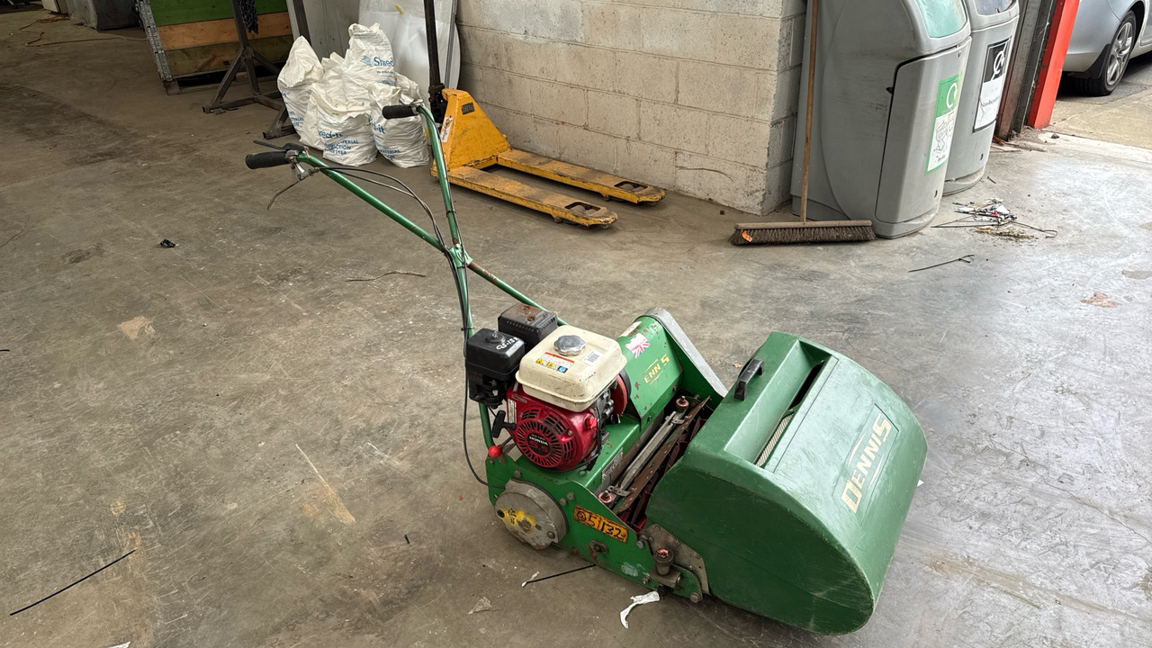 DENNIS FT510 PEDESTRIAN CYLINDER MOWER WITH 9K UNIT AND GRASS BOX - Korrëse bari i kopshtit: foto 1 DENNIS FT510 PEDESTRIAN CYLINDER MOWER WITH 9K UNIT AND GRASS BOX - Korrëse bari i kopshtit: foto 1
