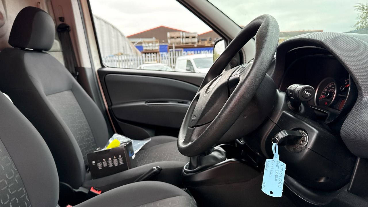 FIAT DOBLO 1.3 Multijet 95 - Furgon i vogël: foto 5 FIAT DOBLO 1.3 Multijet 95 - Furgon i vogël: foto 5