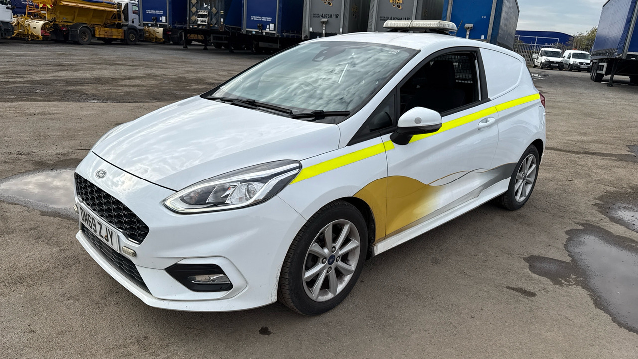 FORD FIESTA 1.5 TDCI 85PS - Veturë: foto 2 FORD FIESTA 1.5 TDCI 85PS - Veturë: foto 2