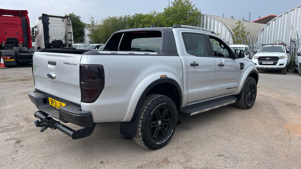 FORD RANGER 2.0 ECOBLUE WILDTRAK 213 - Pick up, Kamioncine dopio kabinë: foto 4 FORD RANGER 2.0 ECOBLUE WILDTRAK 213 - Pick up, Kamioncine dopio kabinë: foto 4