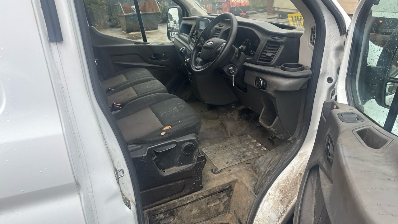 FORD TRANSIT 2.0 EcoBlue 130ps Leader - Furgon: foto 5 FORD TRANSIT 2.0 EcoBlue 130ps Leader - Furgon: foto 5