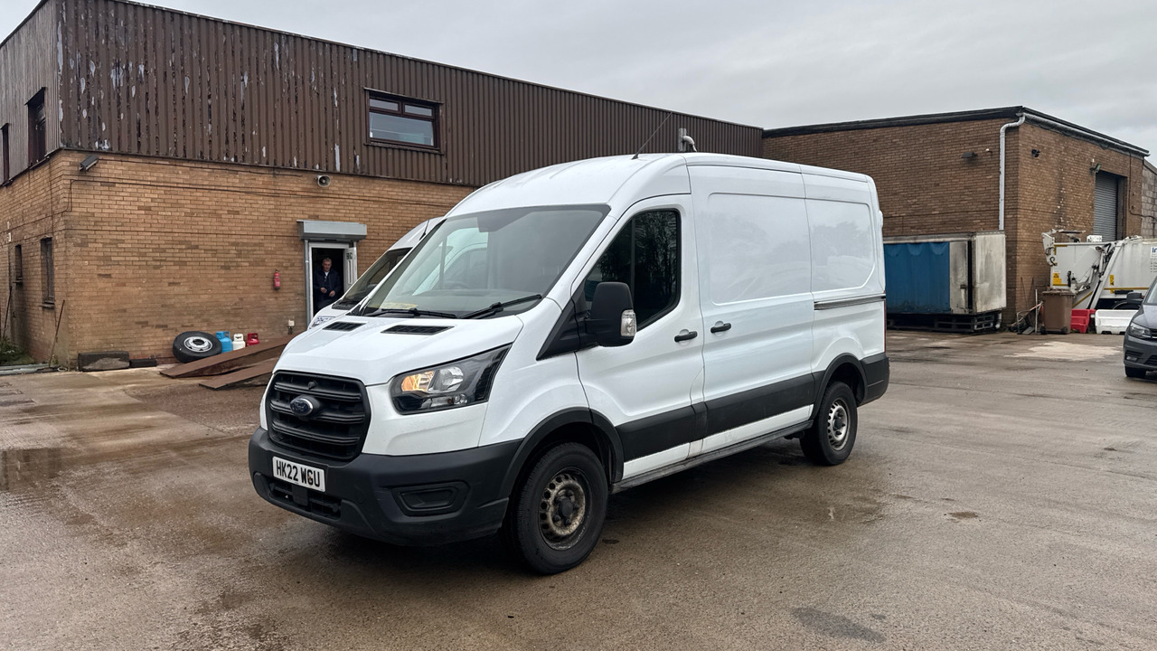 FORD TRANSIT 2.0 EcoBlue 130ps Leader - Furgon: foto 2 FORD TRANSIT 2.0 EcoBlue 130ps Leader - Furgon: foto 2
