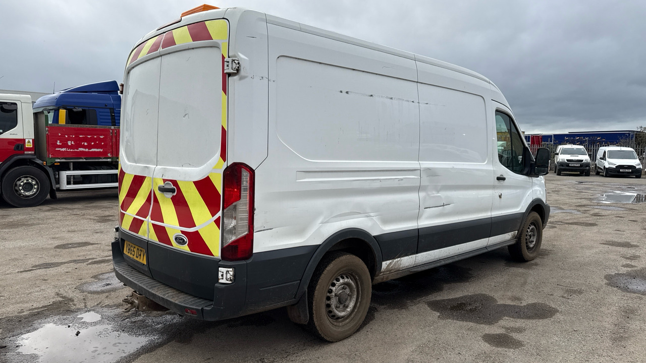 FORD TRANSIT 350 2.2 TDCi 125ps - Furgon: foto 4 FORD TRANSIT 350 2.2 TDCi 125ps - Furgon: foto 4