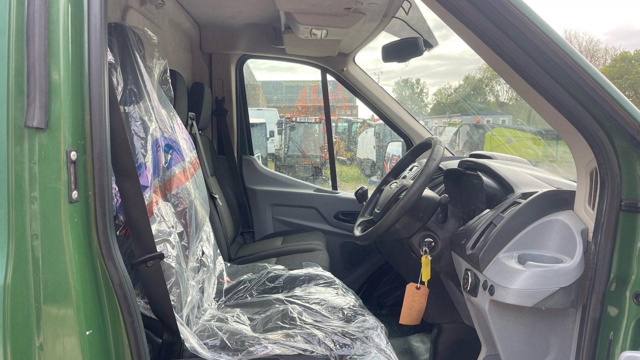 Ford Transit 350 2.0 TDCi 130ps - Furgon: foto 5 Ford Transit 350 2.0 TDCi 130ps - Furgon: foto 5