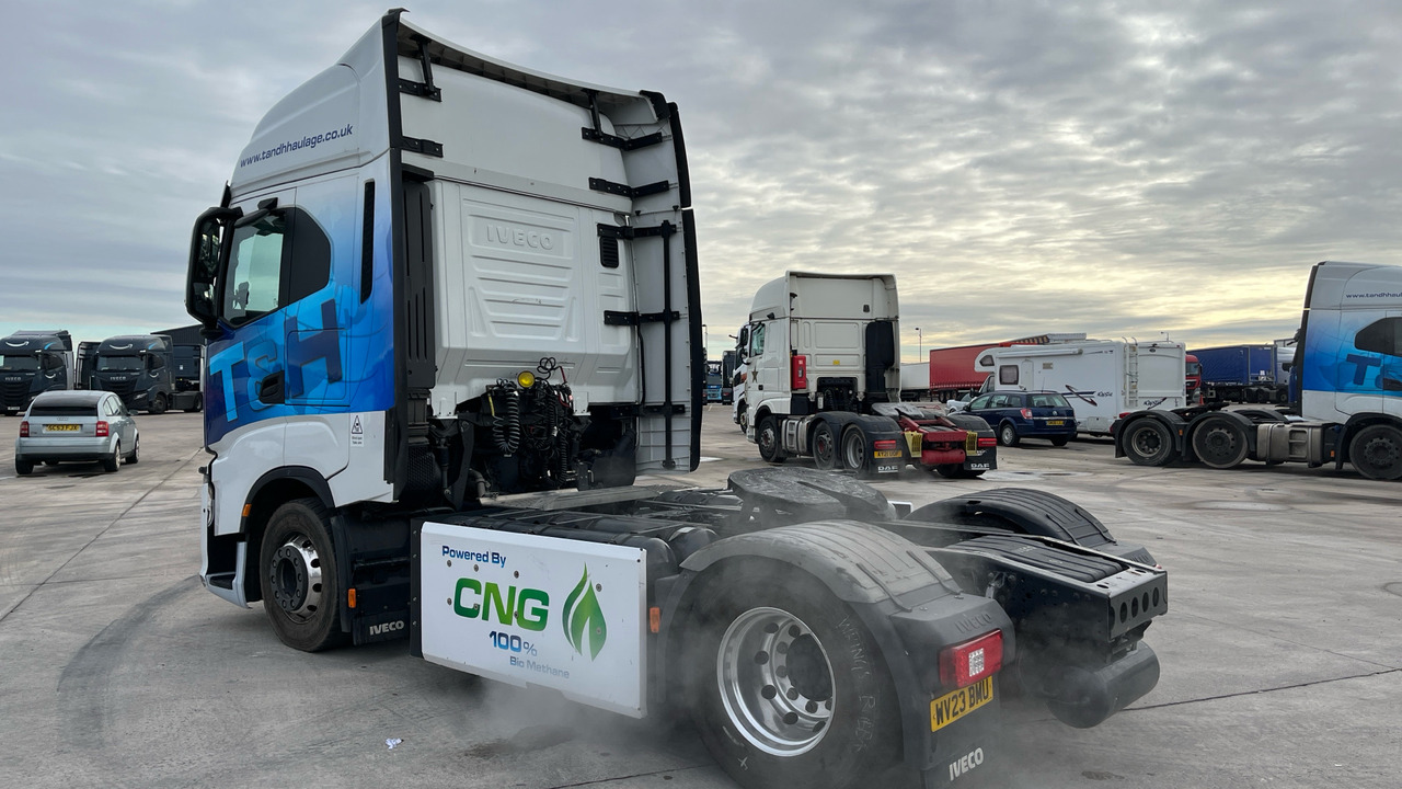 Iveco S-Way 460 - Gjysmë-kamion: foto 3 Iveco S-Way 460 - Gjysmë-kamion: foto 3