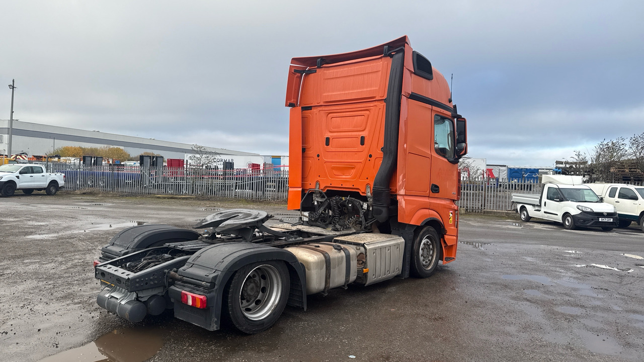 MERCEDES-BENZ ACTROS 1845 - Gjysmë-kamion: foto 4 MERCEDES-BENZ ACTROS 1845 - Gjysmë-kamion: foto 4