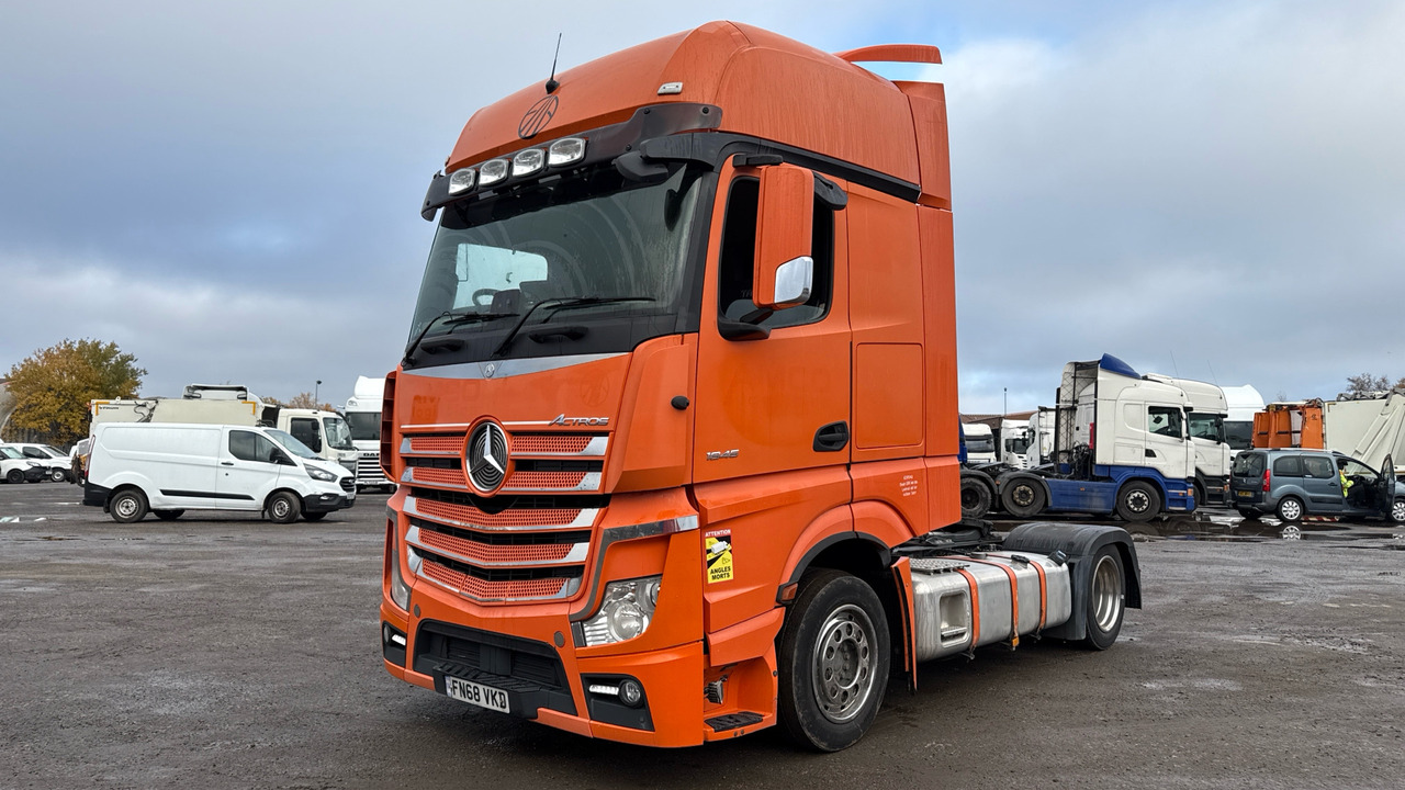 MERCEDES-BENZ ACTROS 1845 - Gjysmë-kamion: foto 2 MERCEDES-BENZ ACTROS 1845 - Gjysmë-kamion: foto 2