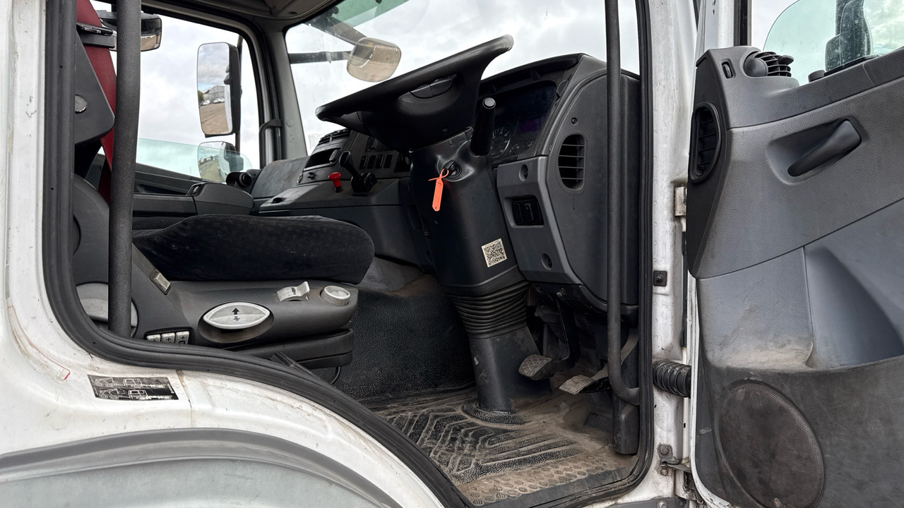 MERCEDES-BENZ AXOR 1843 - Gjysmë-kamion: foto 5 MERCEDES-BENZ AXOR 1843 - Gjysmë-kamion: foto 5