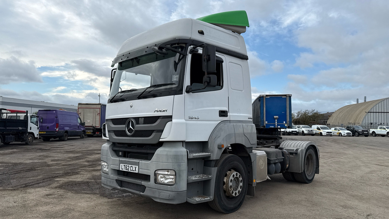 MERCEDES-BENZ AXOR 1843 - Gjysmë-kamion: foto 2 MERCEDES-BENZ AXOR 1843 - Gjysmë-kamion: foto 2