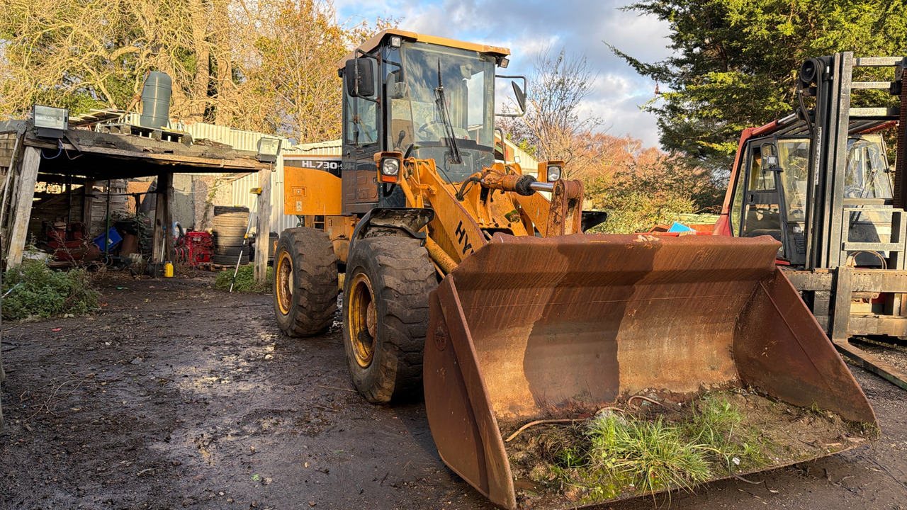 HYUNDAI HL73O-9 - Fadrom me goma: foto 2 HYUNDAI HL73O-9 - Fadrom me goma: foto 2