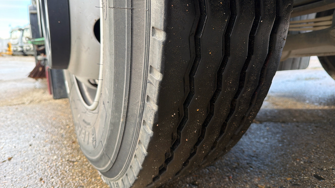 Makinë fshirëse për rrugët IVECO EUROCARGO 150-250: foto 17 Makinë fshirëse për rrugët IVECO EUROCARGO 150-250: foto 17