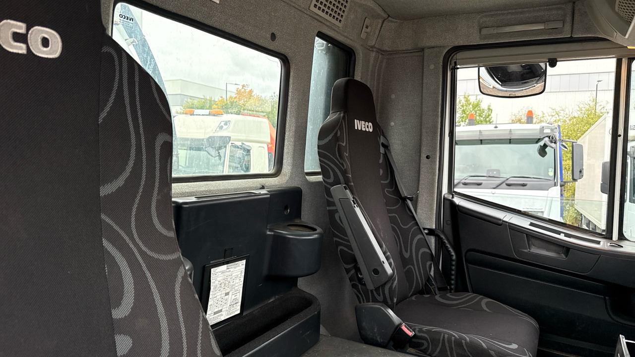 Kamion me vakuum IVECO TRAKKER  360: foto 8