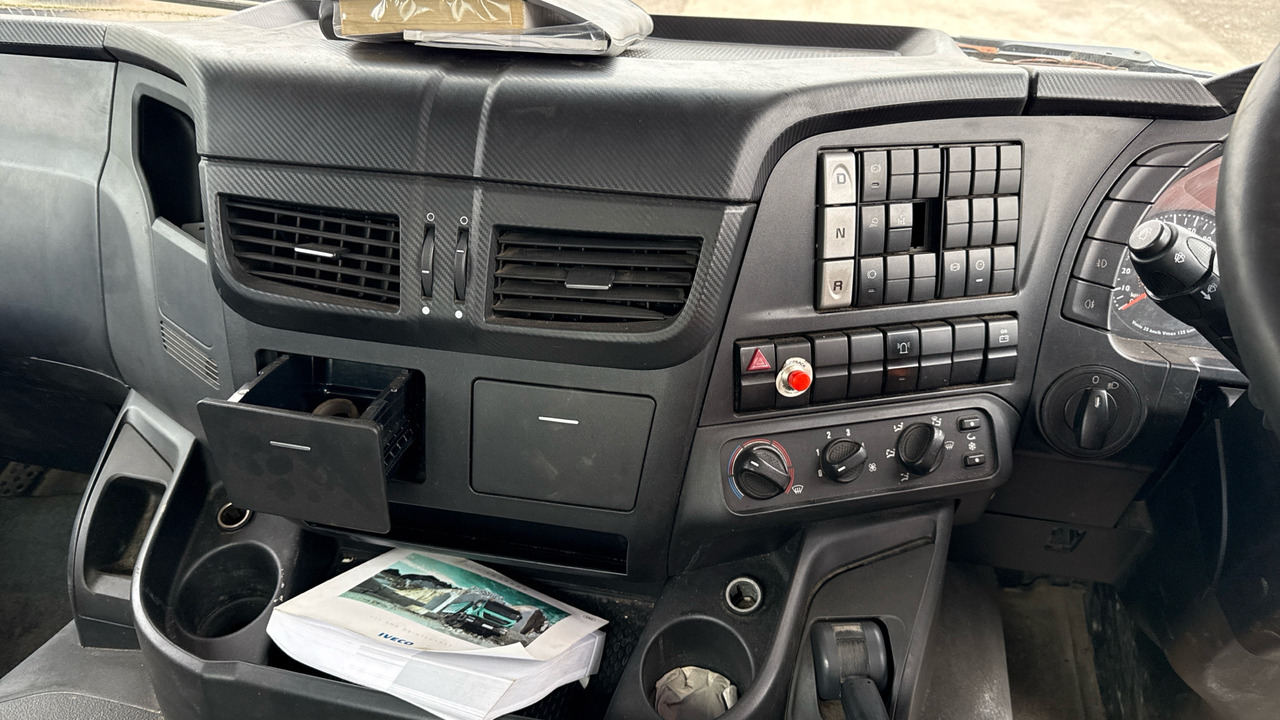Kamion me vakuum IVECO TRAKKER  360: foto 7