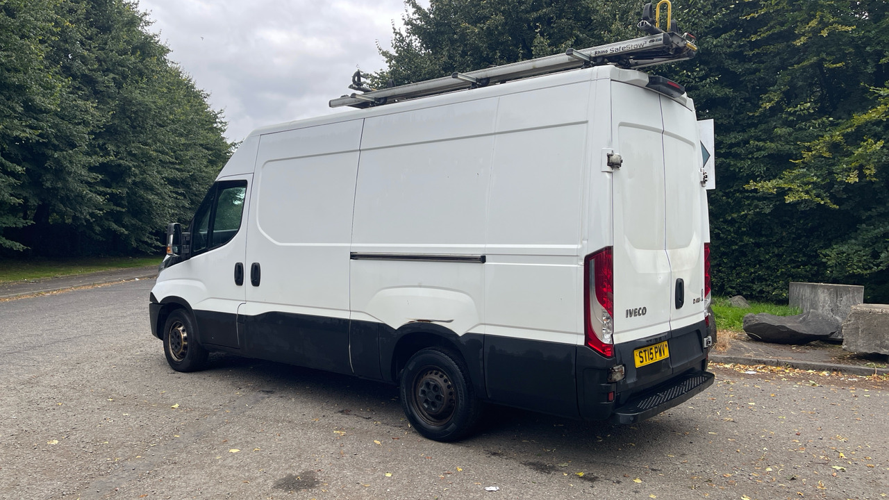 Iveco Daily 35-130 3520 WB - Furgon: foto 3 Iveco Daily 35-130 3520 WB - Furgon: foto 3