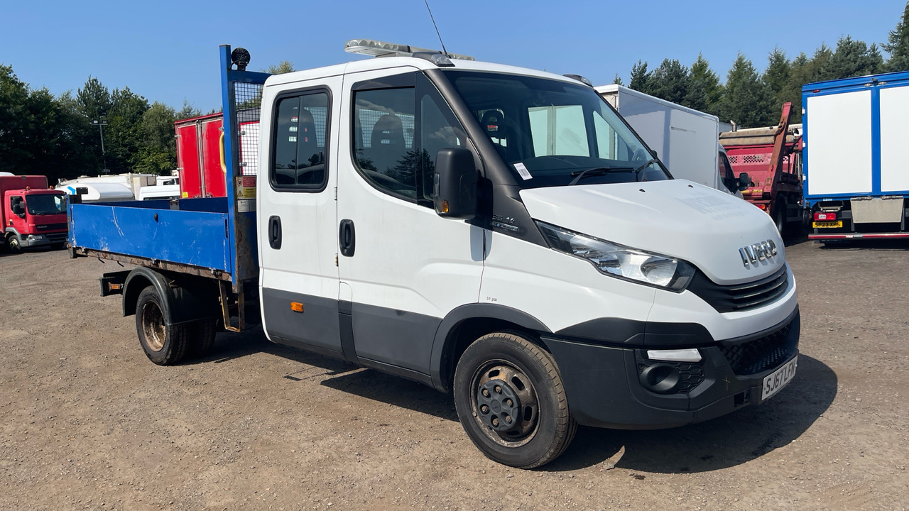 Iveco Daily 35-140 2.3 3750 WB - Kamioncine vetëshkarkuese: foto 1 Iveco Daily 35-140 2.3 3750 WB - Kamioncine vetëshkarkuese: foto 1