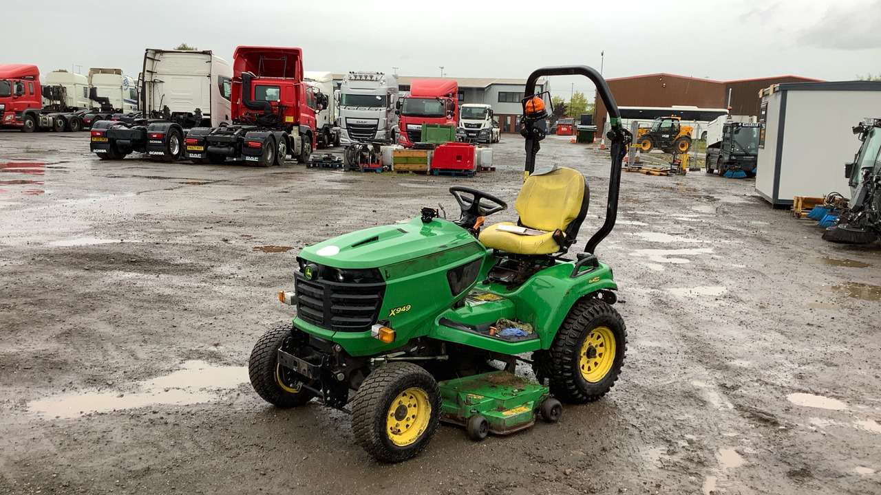 JOHN DEERE X949 - Korrëse bari i kopshtit: foto 2 JOHN DEERE X949 - Korrëse bari i kopshtit: foto 2
