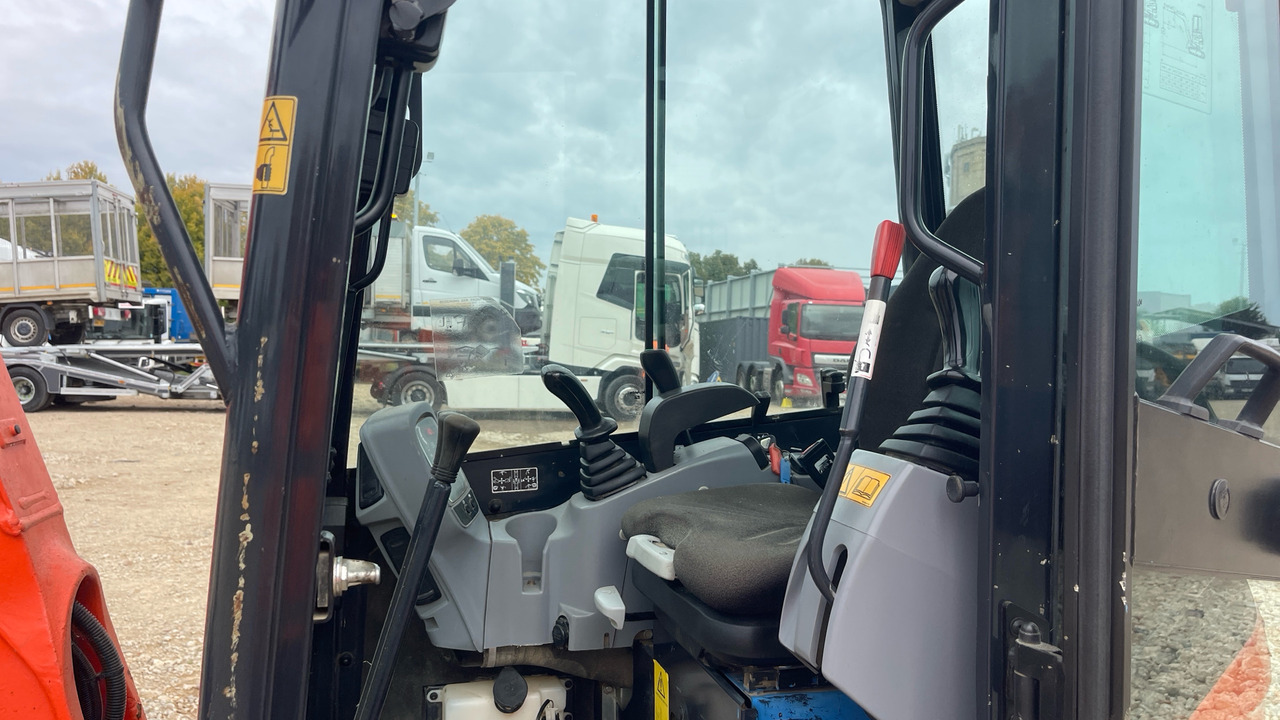 KUBOTA U27-4 - Miniekskavator: foto 5 KUBOTA U27-4 - Miniekskavator: foto 5