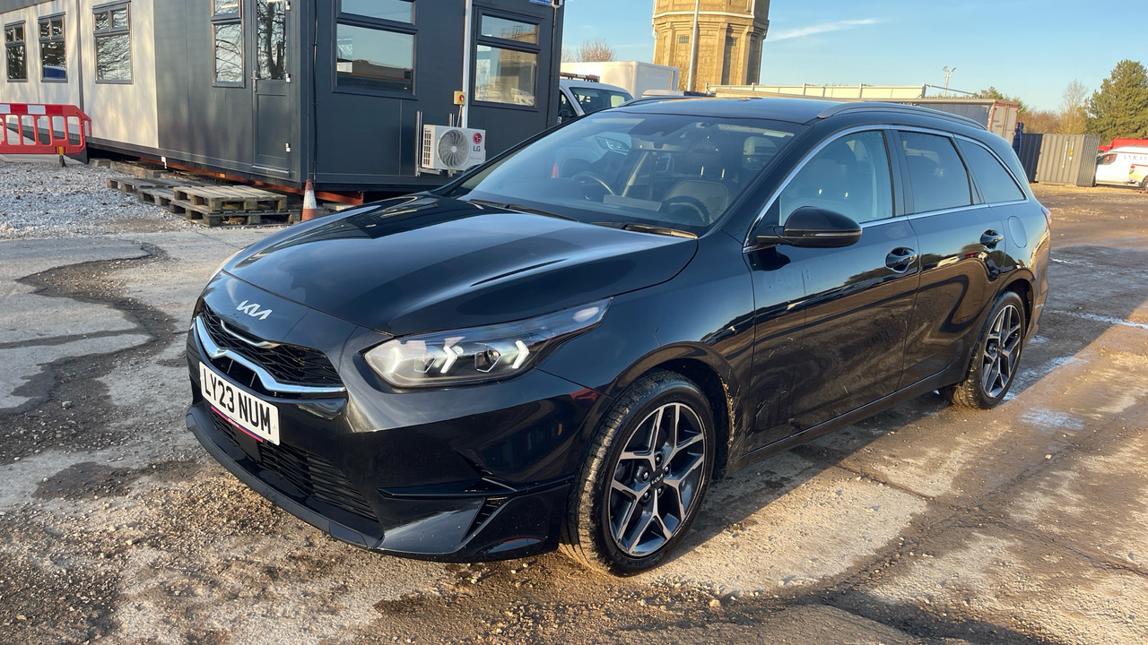 Kia Ceed 3 1.5 GDI ISG - Makinë me portobagazh: foto 2 Kia Ceed 3 1.5 GDI ISG - Makinë me portobagazh: foto 2