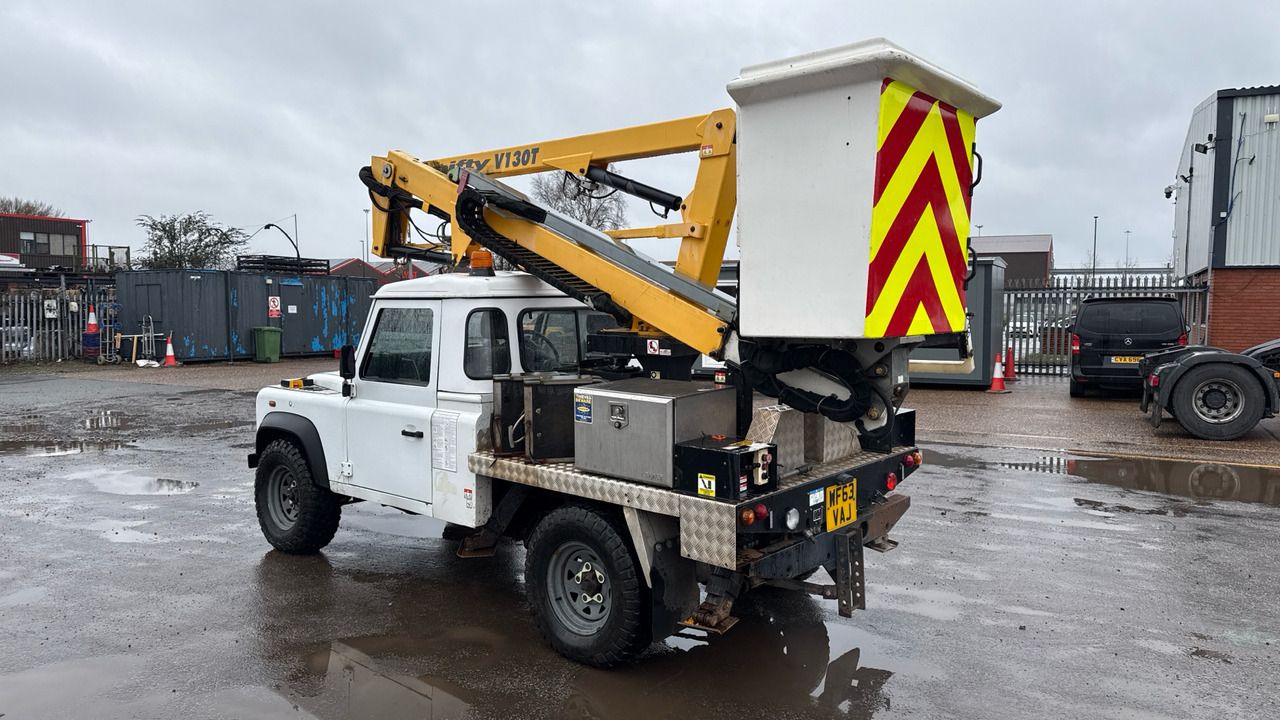 Land Rover Defender 110 HICAPACITY 2.2 TDCI - Platformë ajrore e montuar në kamion: foto 3 Land Rover Defender 110 HICAPACITY 2.2 TDCI - Platformë ajrore e montuar në kamion: foto 3