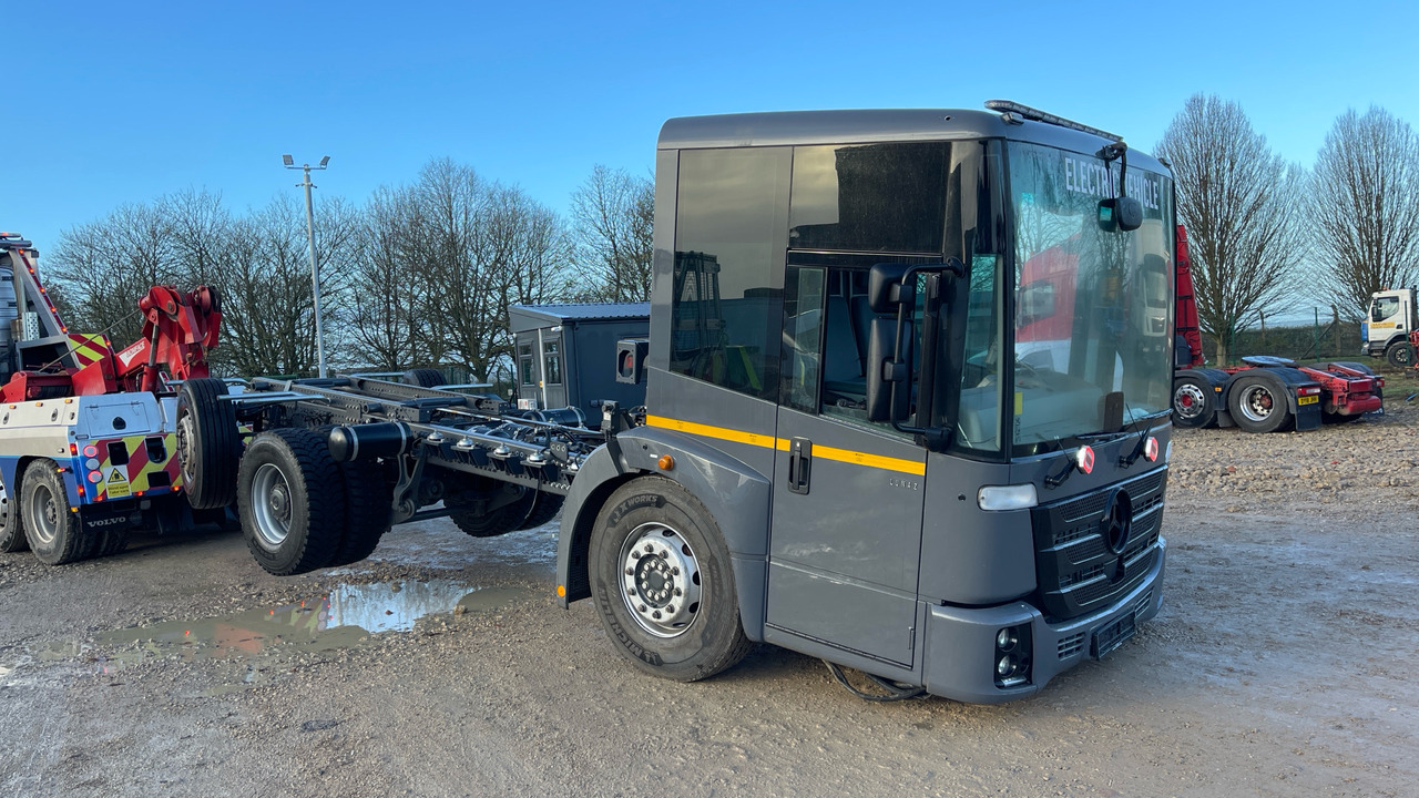 Mercedes-Benz Econic - Kamion kabinë-shasi, Kamion elektrik: foto 2 Mercedes-Benz Econic - Kamion kabinë-shasi, Kamion elektrik: foto 2
