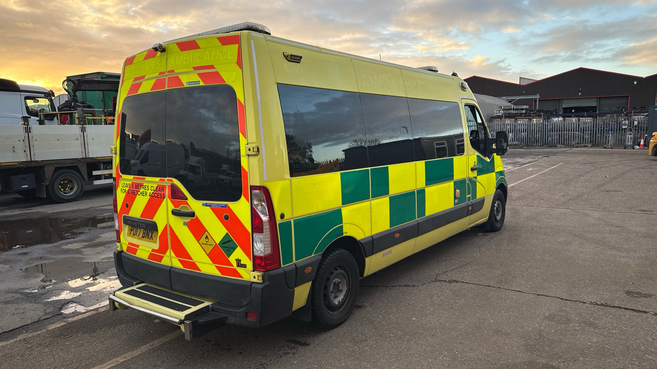 RENAULT MASTER 150.39 - Ambulancë: foto 4 RENAULT MASTER 150.39 - Ambulancë: foto 4