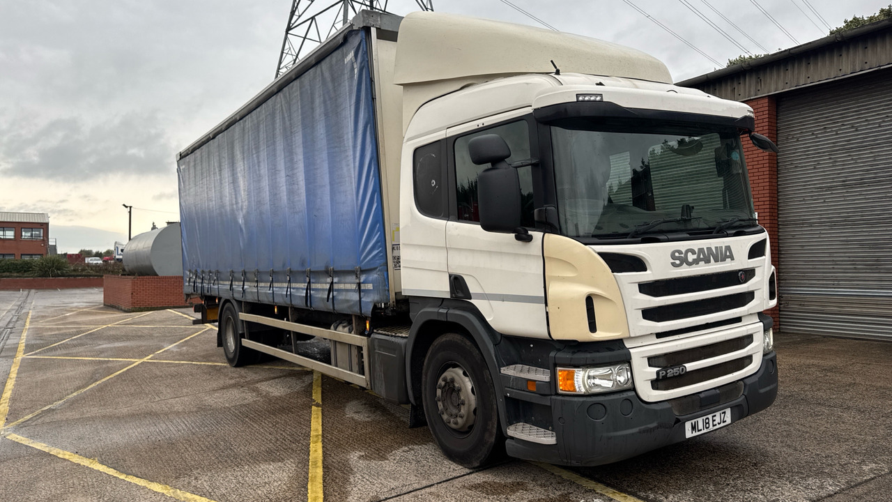 SCANIA P 250 - Kamion me tendë: foto 1 SCANIA P 250 - Kamion me tendë: foto 1