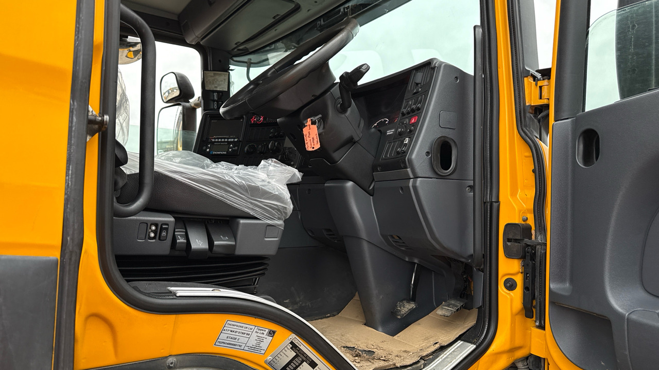 SCANIA P 320 - Kamion vetëshkarkues: foto 5 SCANIA P 320 - Kamion vetëshkarkues: foto 5