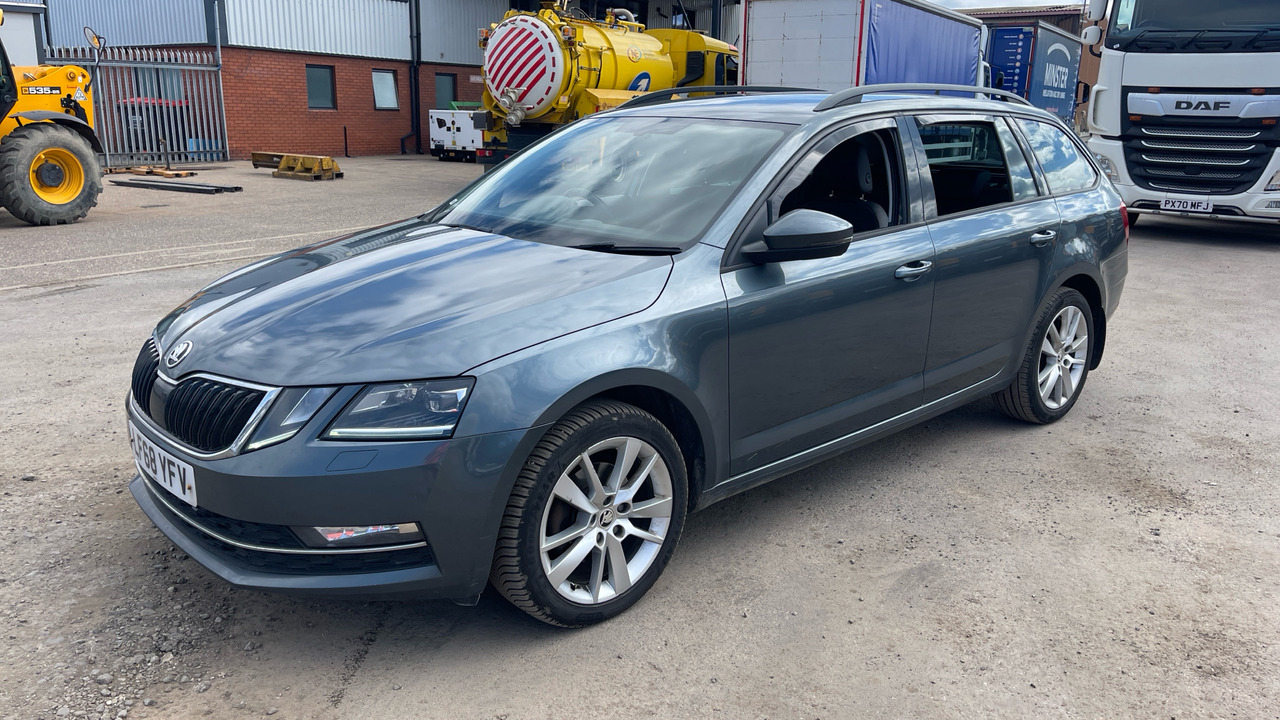 SKODA OCTAVIA 2.0 TDI SE - Makinë me portobagazh: foto 2 SKODA OCTAVIA 2.0 TDI SE - Makinë me portobagazh: foto 2