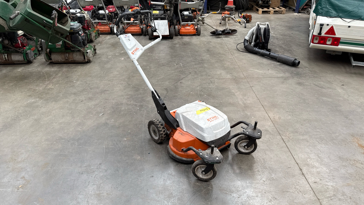 STIHL BR500 BACK PACK LEAF BLOWER - Pajisje ndërtimi: foto 4 STIHL BR500 BACK PACK LEAF BLOWER - Pajisje ndërtimi: foto 4