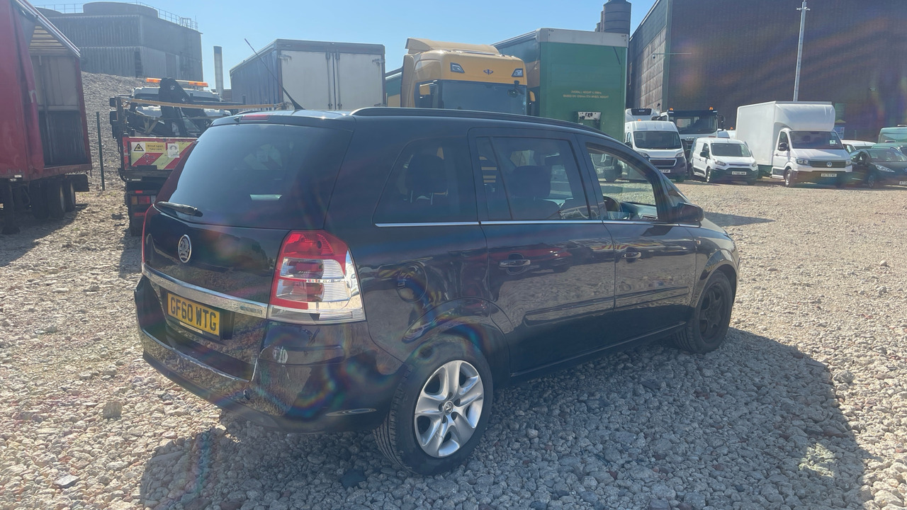 VAUXHALL ZAFIRA 1.7 CDTI - Veturë: foto 4 VAUXHALL ZAFIRA 1.7 CDTI - Veturë: foto 4