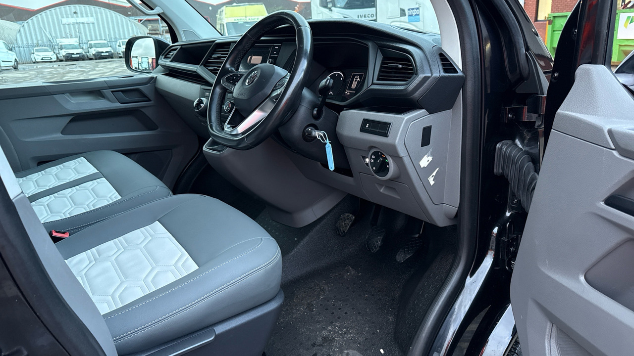 VOLKSWAGEN TRANSPORTER T28 2.0 TDI 110PS HIGHLINE CAMPER VAN - Furgon kampingu: foto 5 VOLKSWAGEN TRANSPORTER T28 2.0 TDI 110PS HIGHLINE CAMPER VAN - Furgon kampingu: foto 5