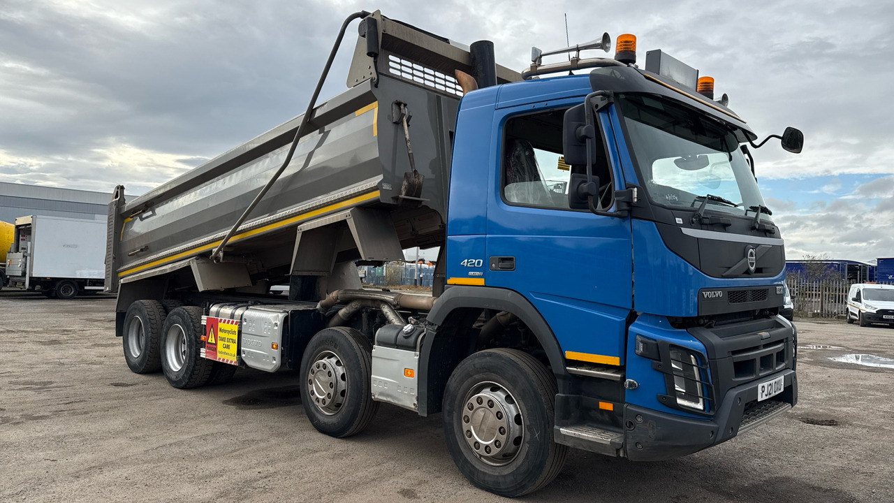 VOLVO FM 420 - Kamion vetëshkarkues: foto 1 VOLVO FM 420 - Kamion vetëshkarkues: foto 1