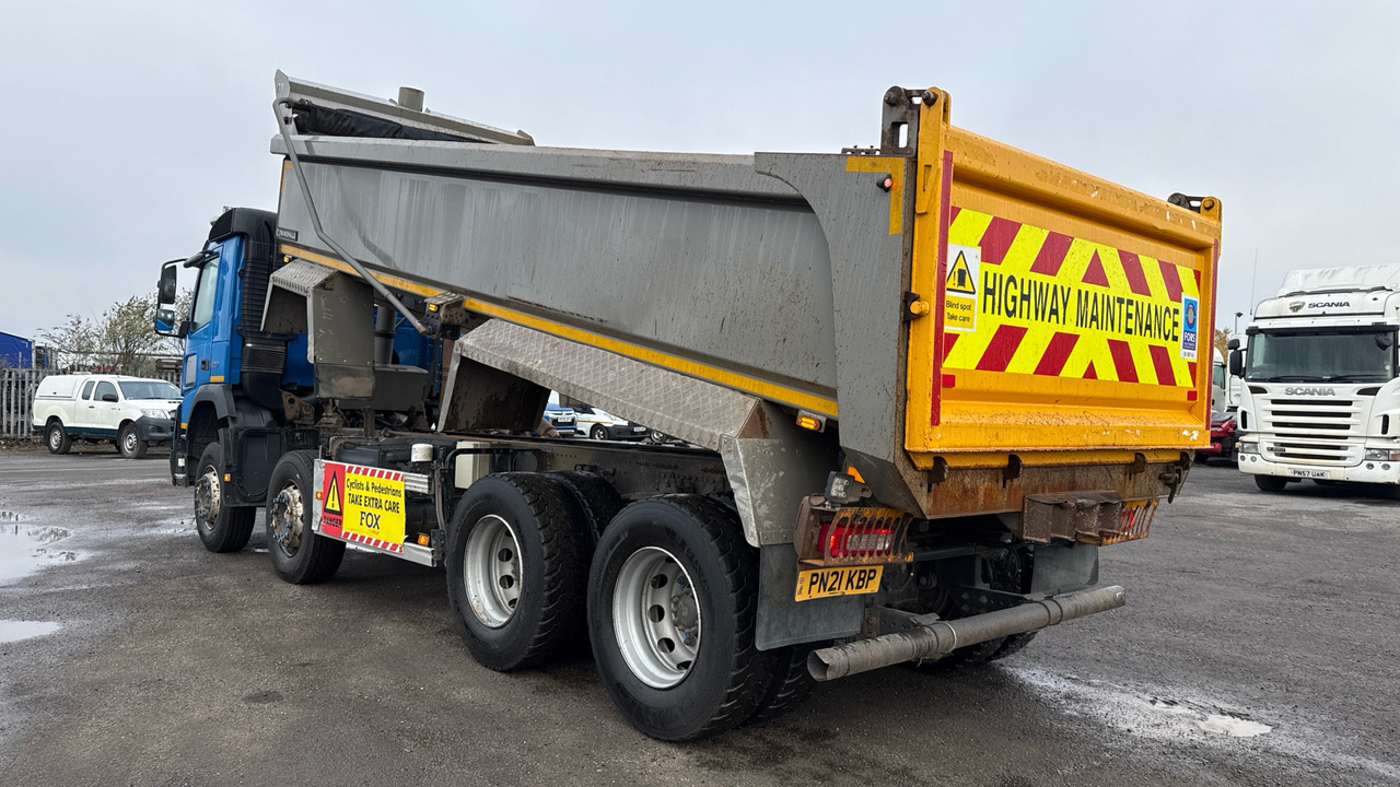 VOLVO FM 420 - Kamion vetëshkarkues: foto 3 VOLVO FM 420 - Kamion vetëshkarkues: foto 3