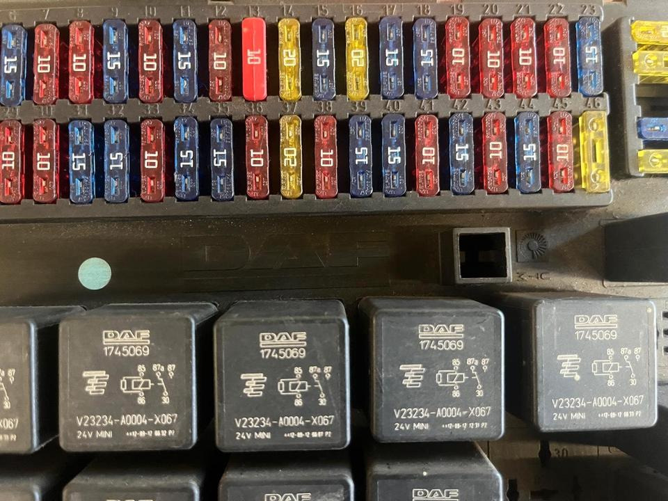 DAF Sicherungskasten - Siguresa për Kamioni: foto 3 DAF Sicherungskasten - Siguresa për Kamioni: foto 3