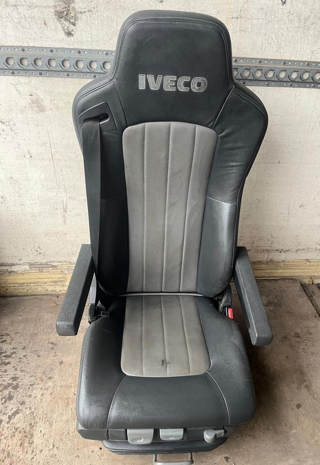 IVECO Stralis 450 Beifahrersitz - Ndenjësja për Kamioni: foto 1 IVECO Stralis 450 Beifahrersitz - Ndenjësja për Kamioni: foto 1