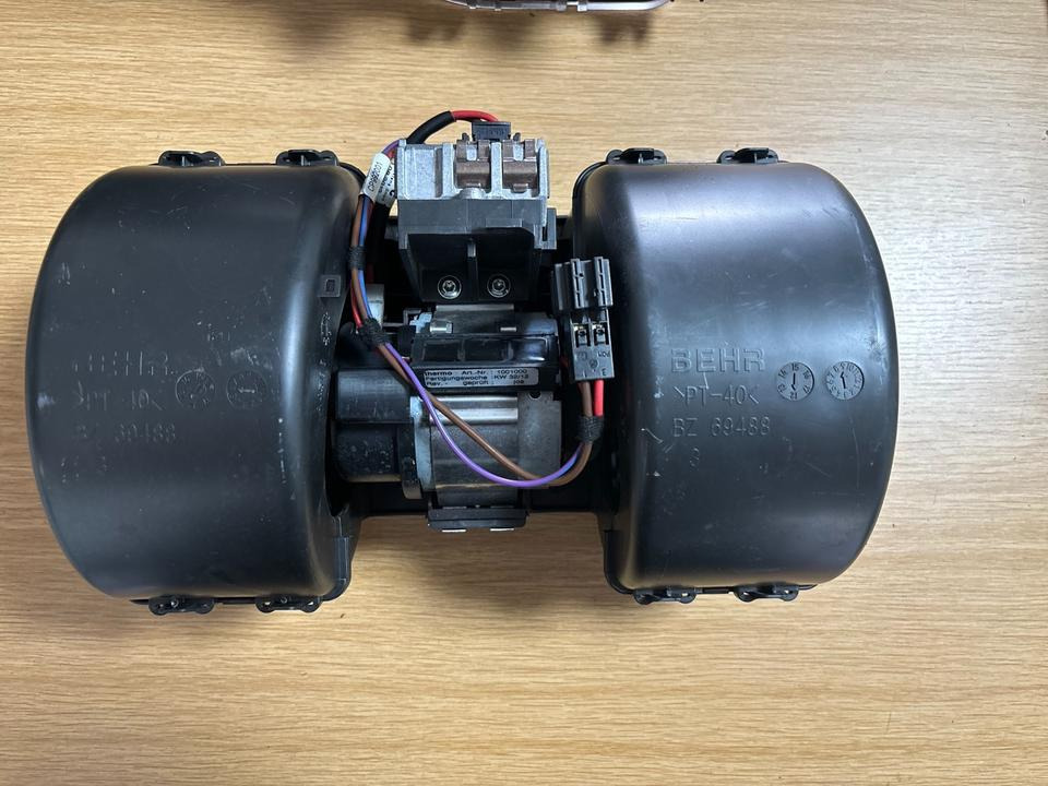 MAN BEHR BOSCH Innen Heizlüfter 9140010500 / H1968002 - Ngrohja/ Ventilimi për Kamioni: foto 1 MAN BEHR BOSCH Innen Heizlüfter 9140010500 / H1968002 - Ngrohja/ Ventilimi për Kamioni: foto 1
