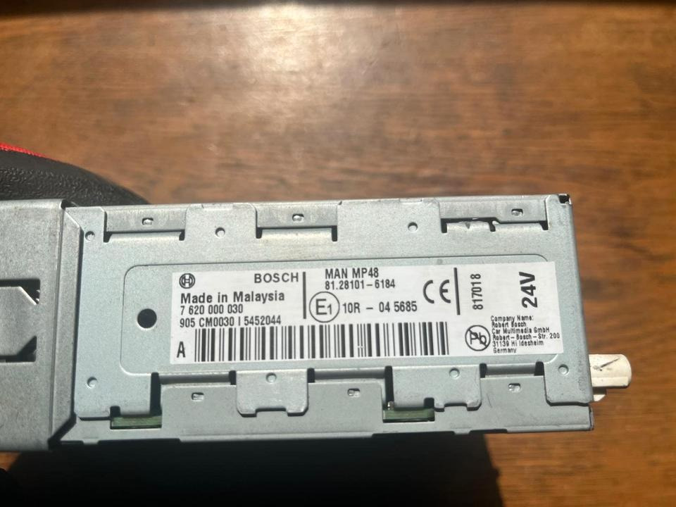 MAN Bosch Multimedia Radio 24V 81.28101-6184 - Sistemi i lundrimit për Kamioni: foto 2 MAN Bosch Multimedia Radio 24V 81.28101-6184 - Sistemi i lundrimit për Kamioni: foto 2