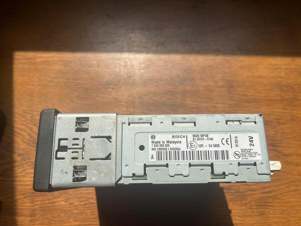 MAN Bosch Multimedia Radio 24V 81.28101-6184 - Sistemi i lundrimit për Kamioni: foto 3 MAN Bosch Multimedia Radio 24V 81.28101-6184 - Sistemi i lundrimit për Kamioni: foto 3