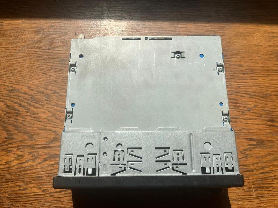 MAN Bosch Multimedia Radio 24V 81.28101-6184 - Sistemi i lundrimit për Kamioni: foto 5 MAN Bosch Multimedia Radio 24V 81.28101-6184 - Sistemi i lundrimit për Kamioni: foto 5