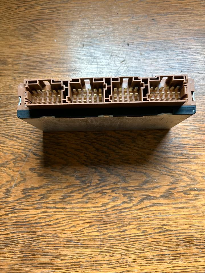 MAN Central Anschlussblock Steuergerät 81.25816-7012 - ECU për Kamioni: foto 2 MAN Central Anschlussblock Steuergerät 81.25816-7012 - ECU për Kamioni: foto 2