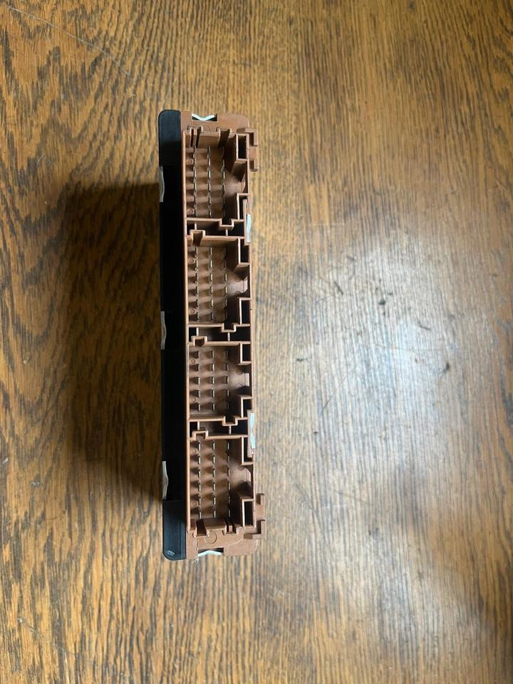 MAN Continental KSM Steuergerät 81.25816-7011 - ECU për Kamioni: foto 3 MAN Continental KSM Steuergerät 81.25816-7011 - ECU për Kamioni: foto 3